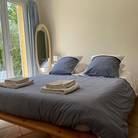ヴェール・ポン・デュ・ガル Les Marguerites Bed & Breakfast エクステリア 写真